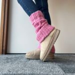 guetres roses au crochet Rosalie entièrement réalisées à la main