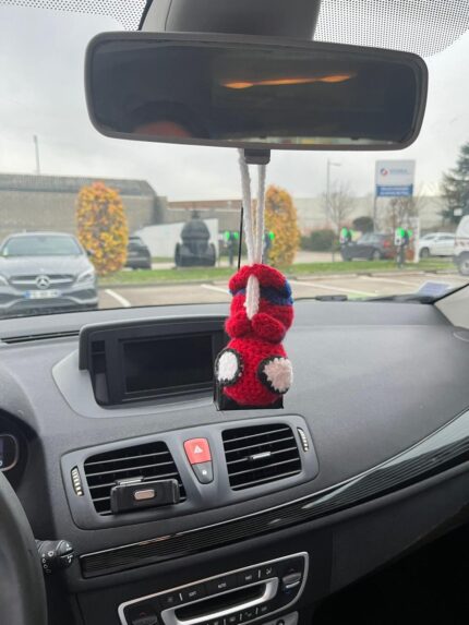 Décoration rétroviseur au crochet rouge et bleue faite main