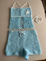 Ensemble crochet femme bleu fait main avec haut étoile de mer et short assorti
