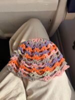 Aurore - Bonnet ete crochet ajouré multicolore – Fait main – Image 3