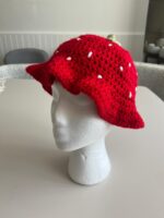 Berry – chapeau fraise crochet fait main